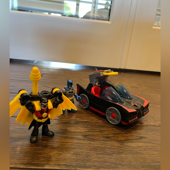 Imaginext DC Super Friends Exclusive Batmobile w/ Lights and Sounds + Robin - Picture 7 of 8